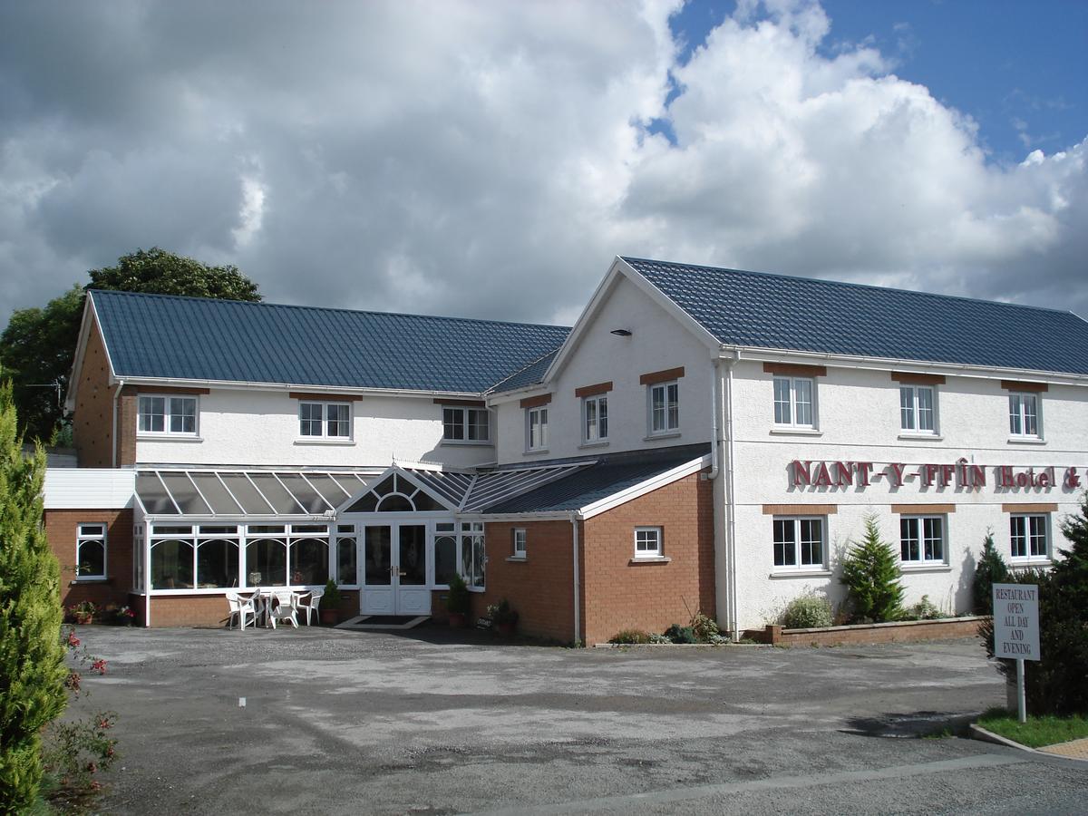 Nant-Y-Ffin Hotel Llandissilio Kültér fotó