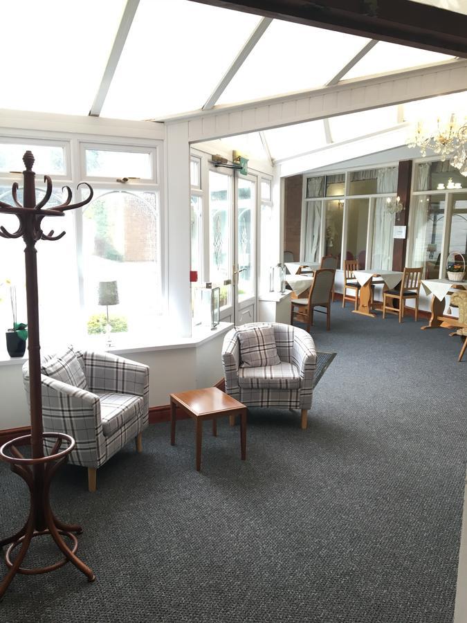 Nant-Y-Ffin Hotel Llandissilio Kültér fotó