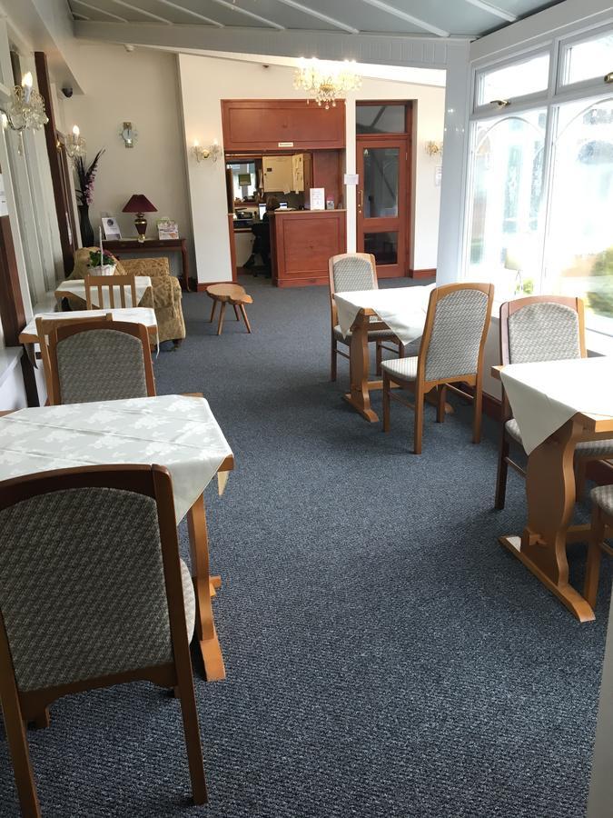 Nant-Y-Ffin Hotel Llandissilio Kültér fotó